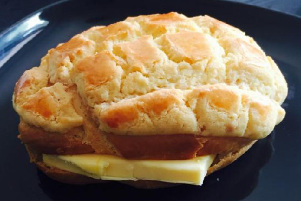 爱吃菠萝包的猫